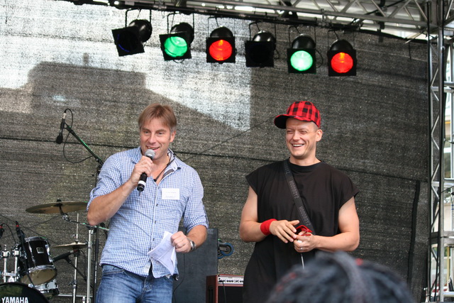 gal/2010/2010 Saitentwist Essen Original Moderation und Kinderbuehne 11.09/2010 Saitentwist 11.09. Moderation Essen Original HIrschlandplat 115.jpg